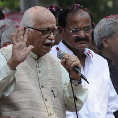 veteran-bjp-leader-lk-advani-admitted-to-aiims,-under-observation