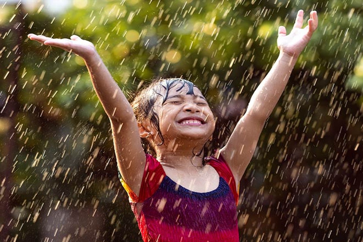 rain-water:-बारिश-के-पानी-में-नहाने-के-5-जबरदस्त-फायदे