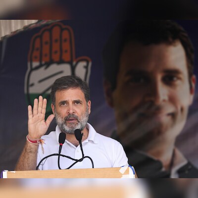 pm-modi-should-apologise-to-every-maharashtrian-for-statue-collapse:-rahul