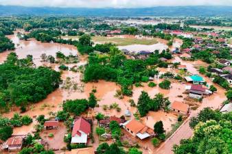 typhoon-death-toll-nears-200-in-vietnam-as-australia-pledges-help