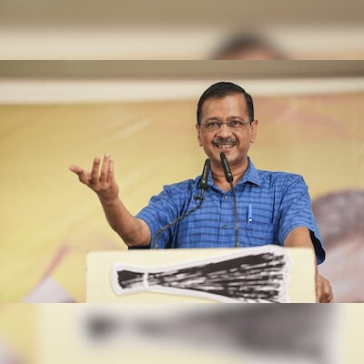 kejriwal-set-to-vacate-cm-bungalow;-aap-requests-govt-accommodation-for-him